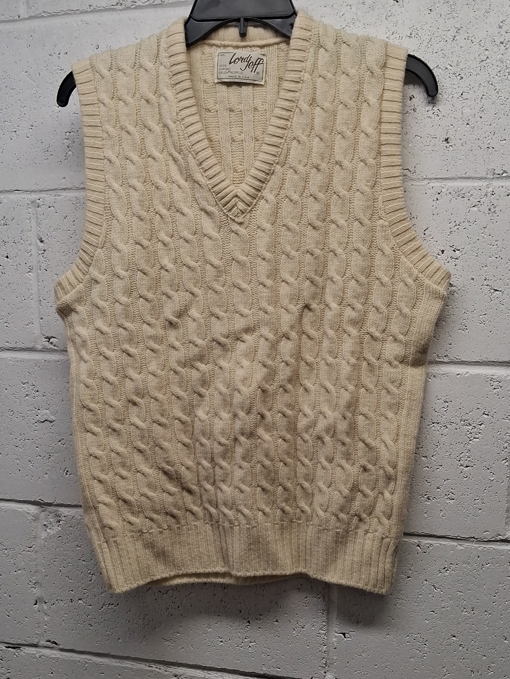 Vintage Mens Lord Jeff Cable Knit V-Neck Sweater Vest in Cream
